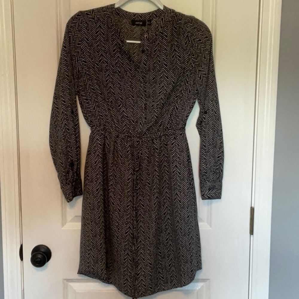 Apt. 9 Black and White Long Sleeve V-Neck Dress
